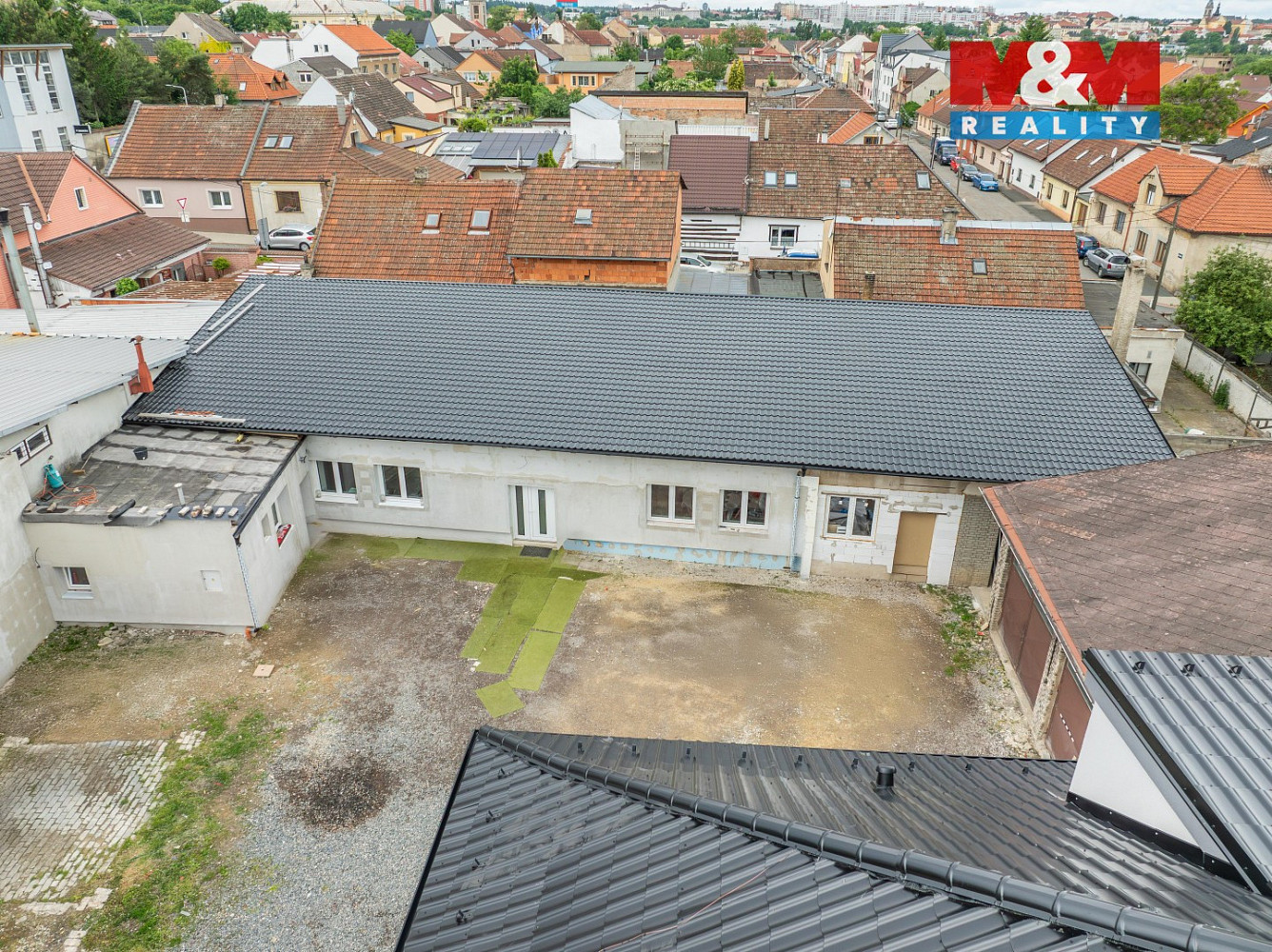 Prodej obchodních prostor 390 m² – pohled 2