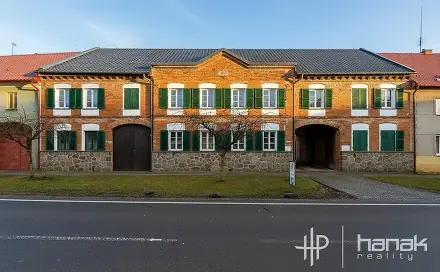 Prodej domu 521 m² s pozemkem 2 552 m², Náklo, okres Olomouc