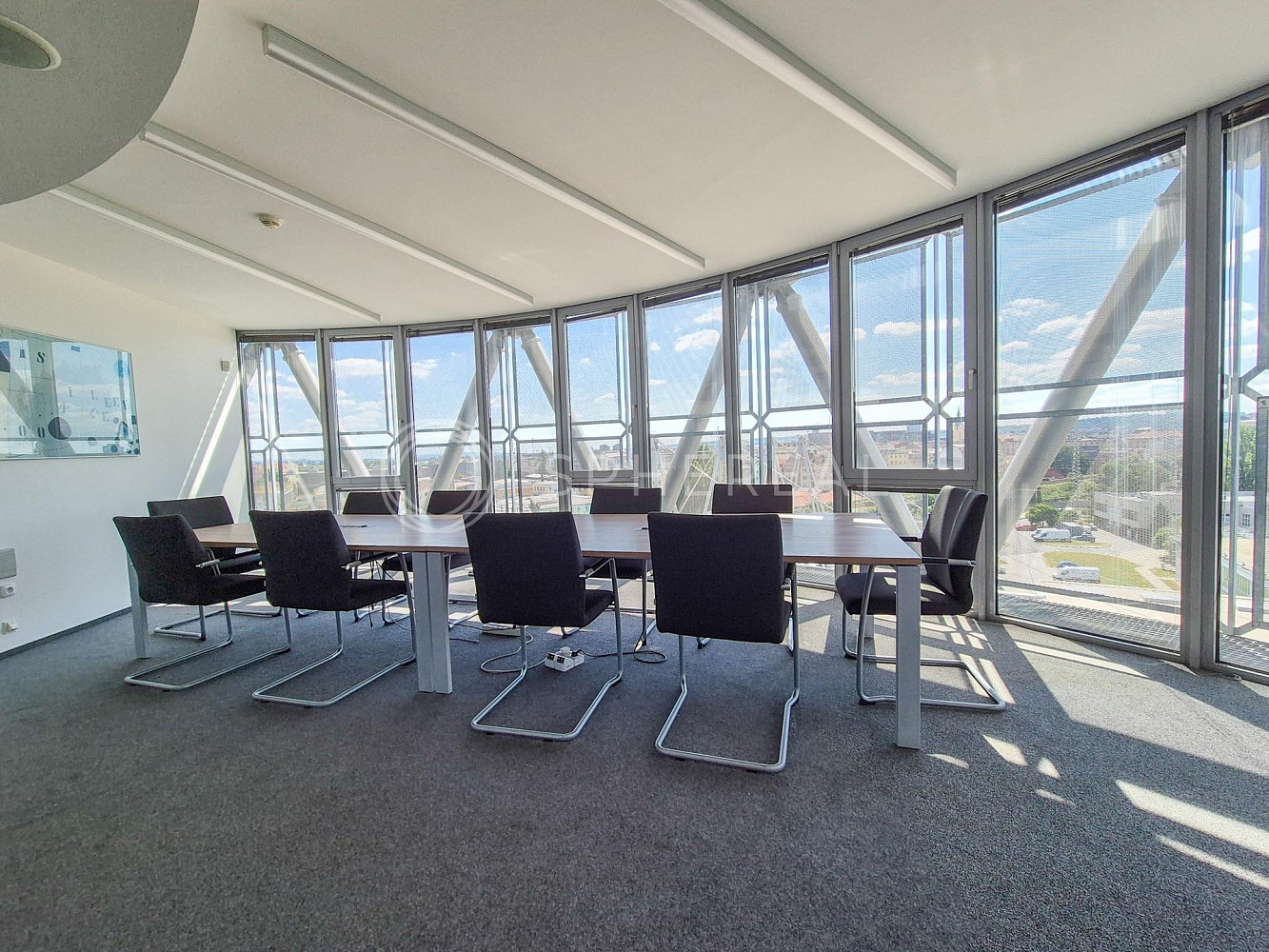 Pronájem kanceláře 240 m² — photo 3