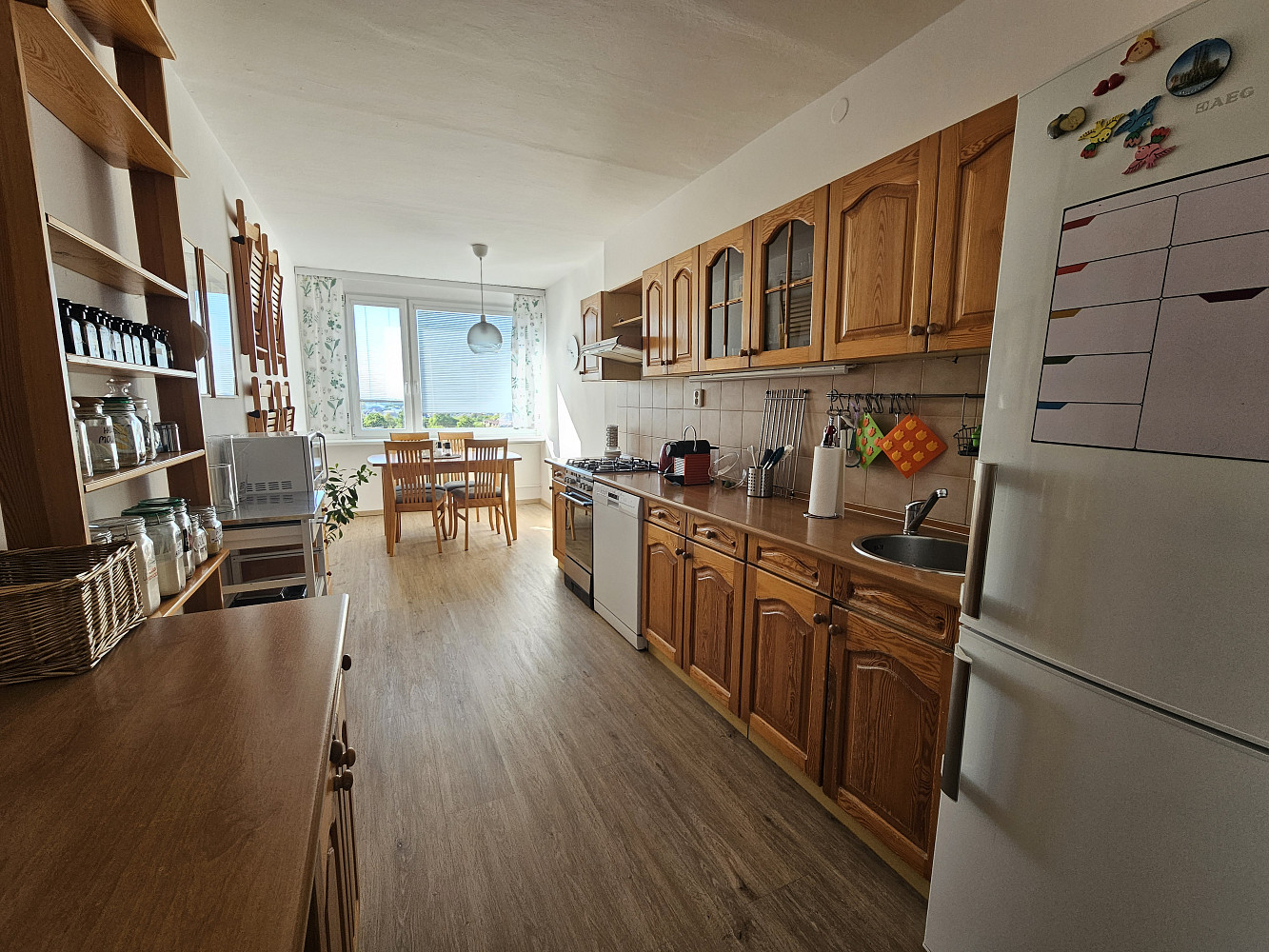 Pronájem bytu 3+1 74 m² – pohled 2