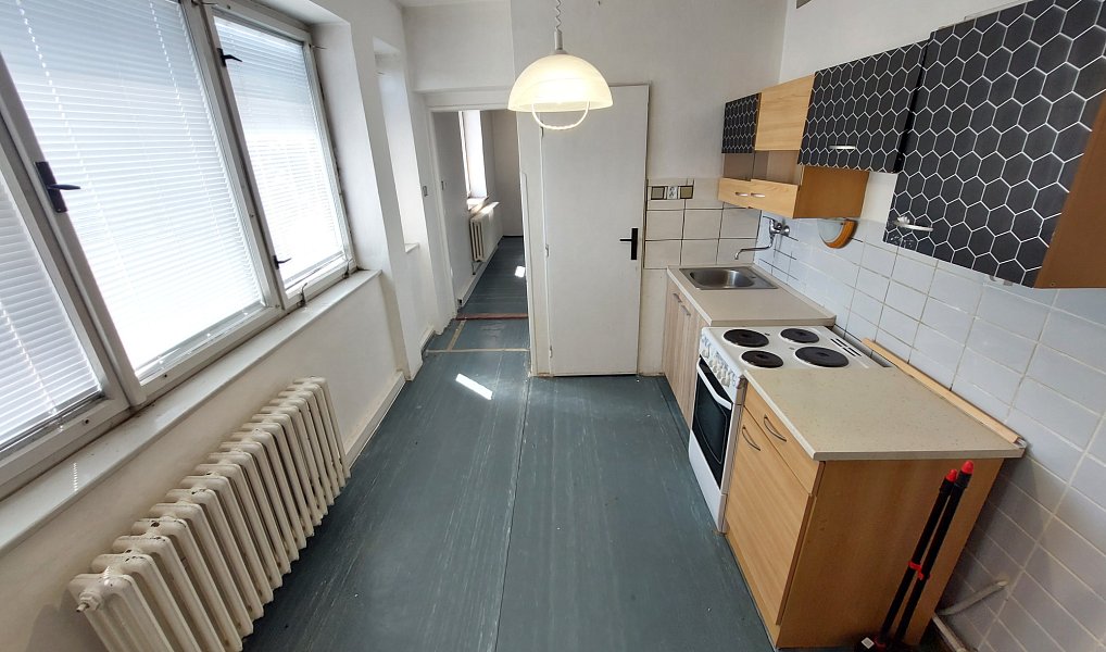 Pronájem bytu 3+1 111 m², Třebíč – náhled fotky 2