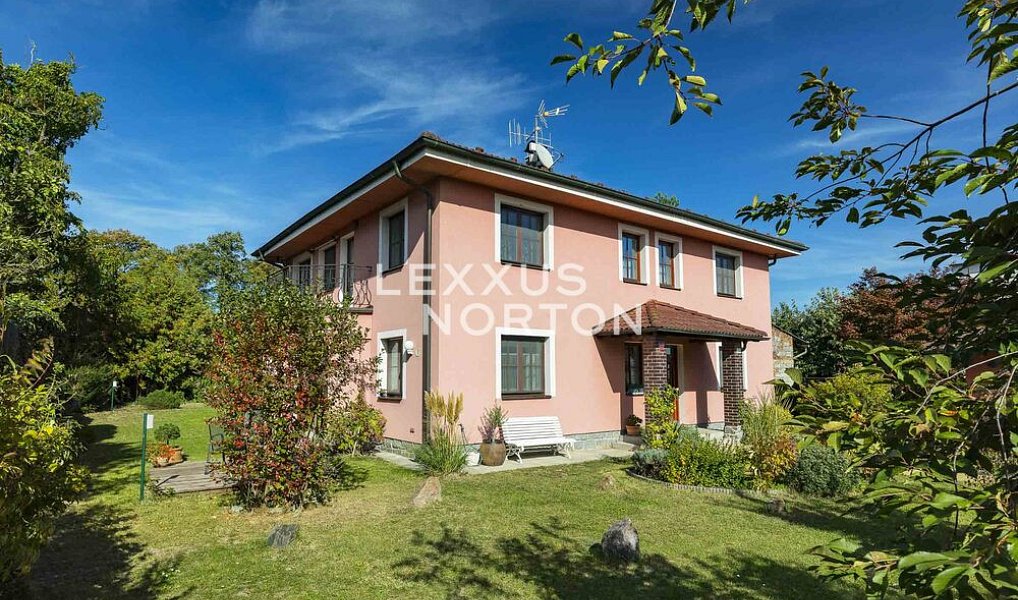 Prodej domu 316 m² s pozemkem 1 084 m², Úhonice – fotka 1 z 21