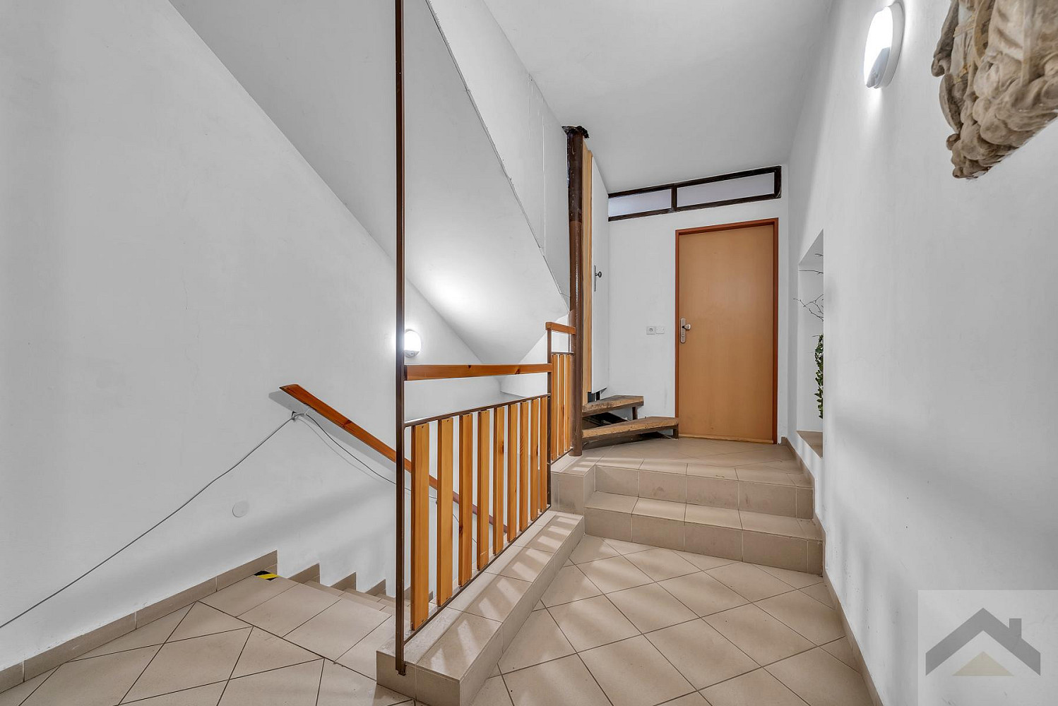 Prodej domu 295 m² s pozemkem 283 m² – pohled 3