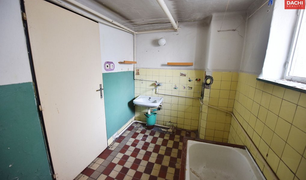 Prodej chaty/chalupy 130 m² s pozemkem 553 m², Komárno – náhled fotky 15