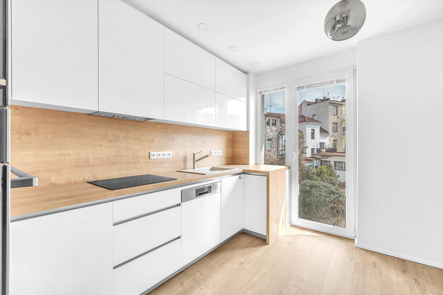 Pronájem bytu 2+1 67 m² — photo 2
