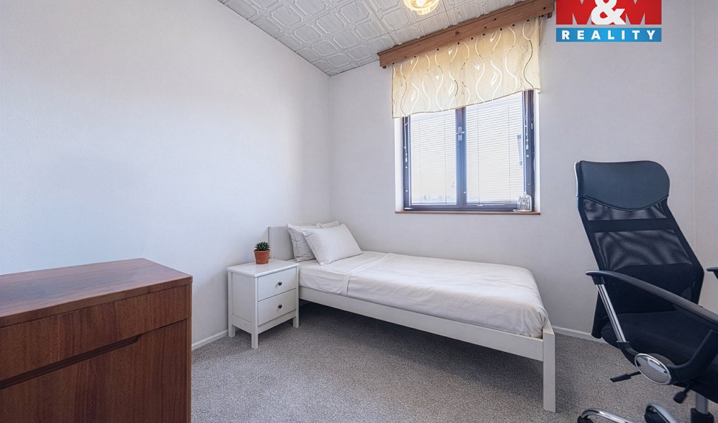 Prodej domu 214 m² s pozemkem 1 876 m², Kvášňovice – náhled fotky 3