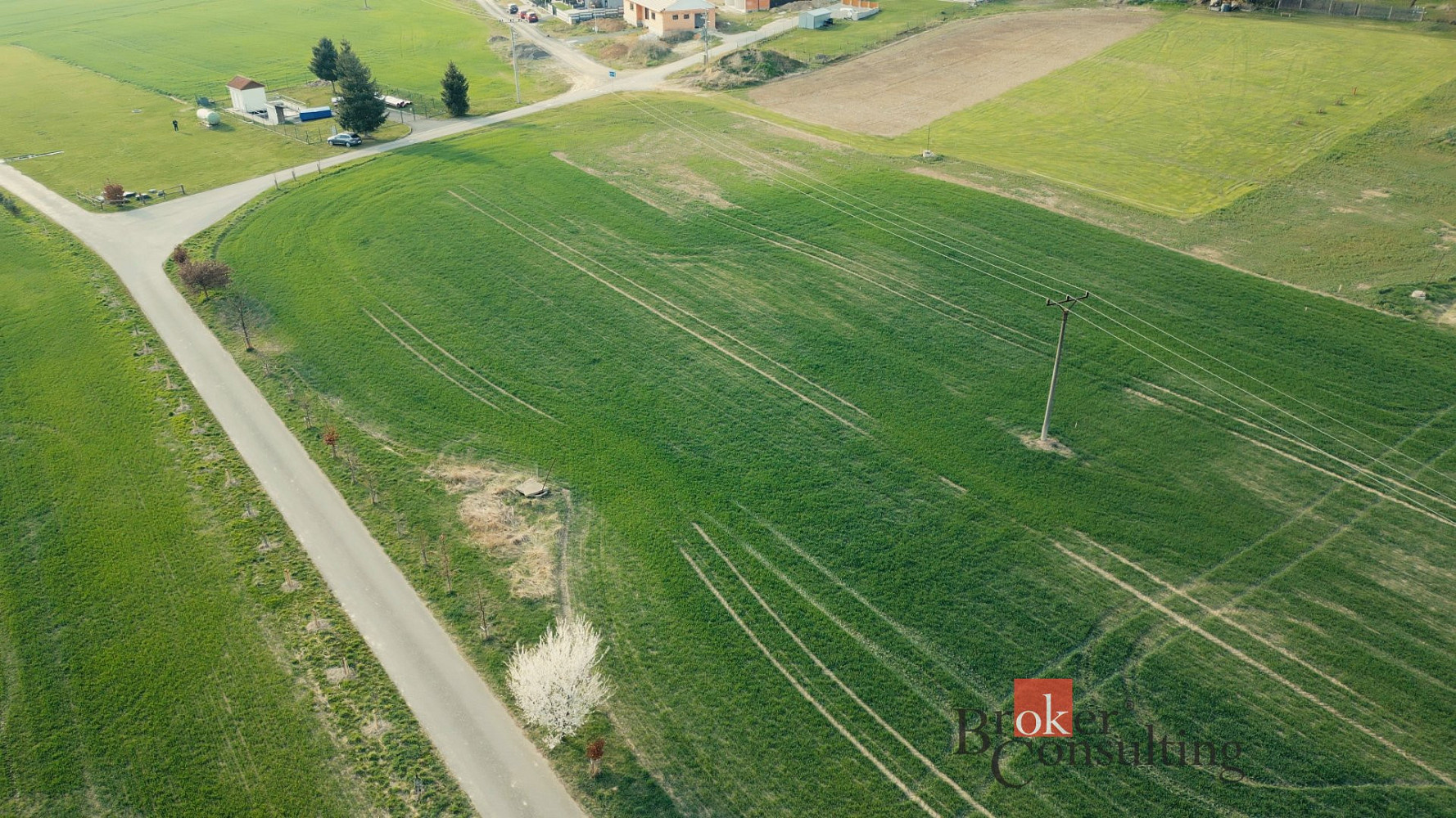Prodej stavebního pozemku 945 m² – fotografie 3