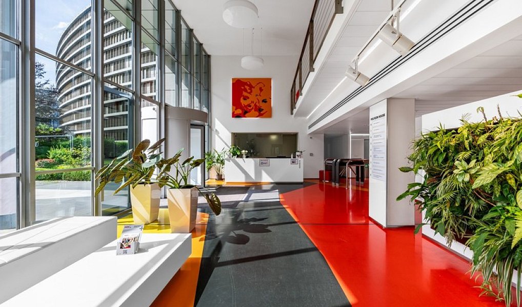 Pronájem kanceláře 974 m², Praha – náhled fotky 3