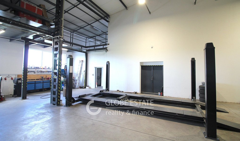 Pronájem výrobních prostor 1 000 m², Záryby – náhled fotky 3