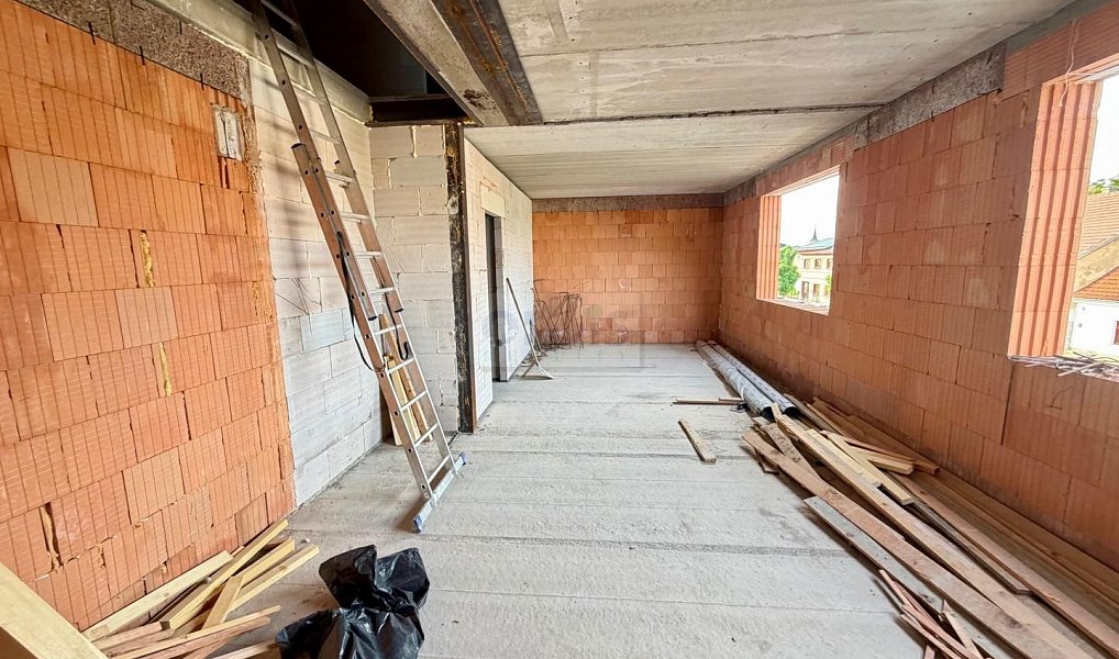 Prodej bytu 5+kk 138 m², Nové Strašecí – náhled fotky 3