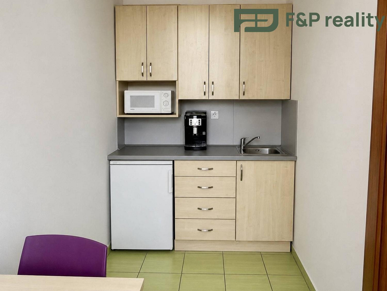 Pronájem kanceláře 121 m² – fotografie 4