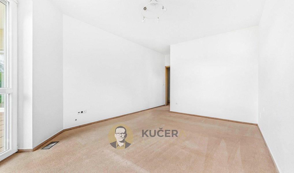 Prodej domu 488 m² s pozemkem 1 376 m², Jesenice – náhled fotky 27