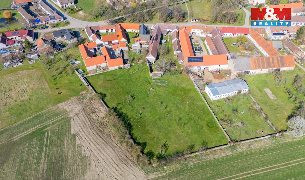Prodej domu 195 m² s pozemkem 7 046 m², Dříteň – náhled fotky 5