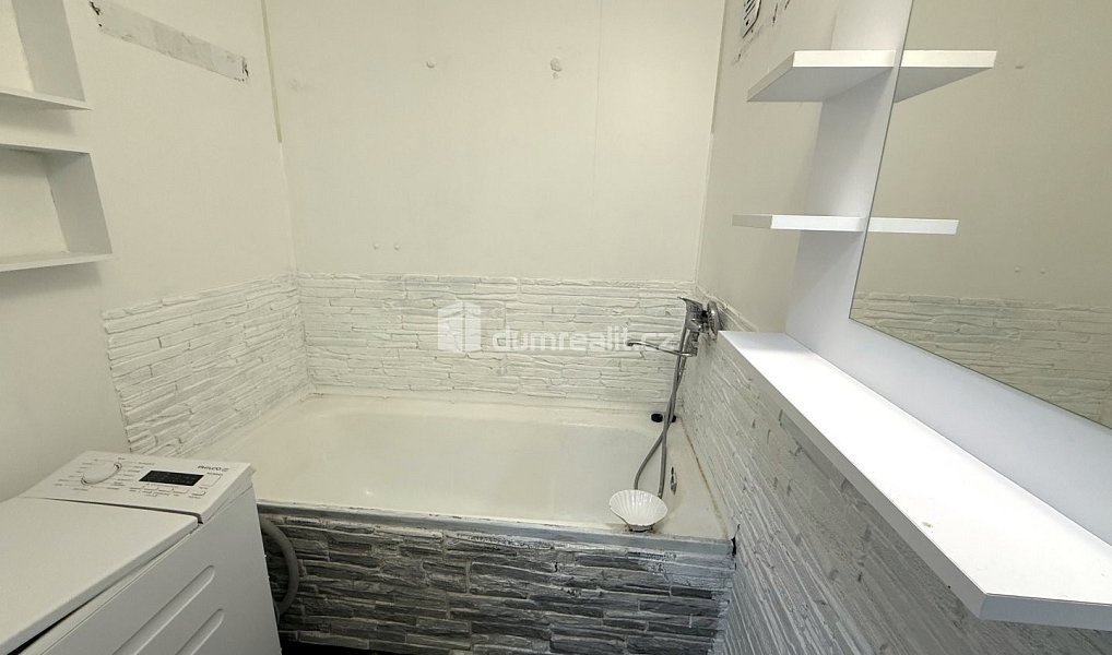 Prodej bytu 3+1 80 m², Uherský Ostroh – náhled fotky 12