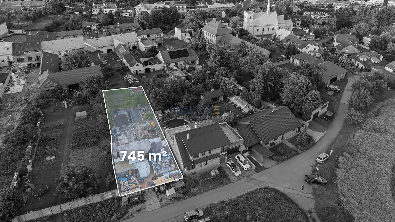 Prodej stavebního pozemku 745 m² – fotografie 2