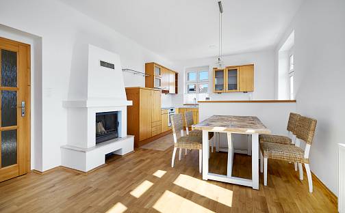 Pronájem bytu 4+kk 128 m², Do Říčan, Praha 9 - Běchovice
