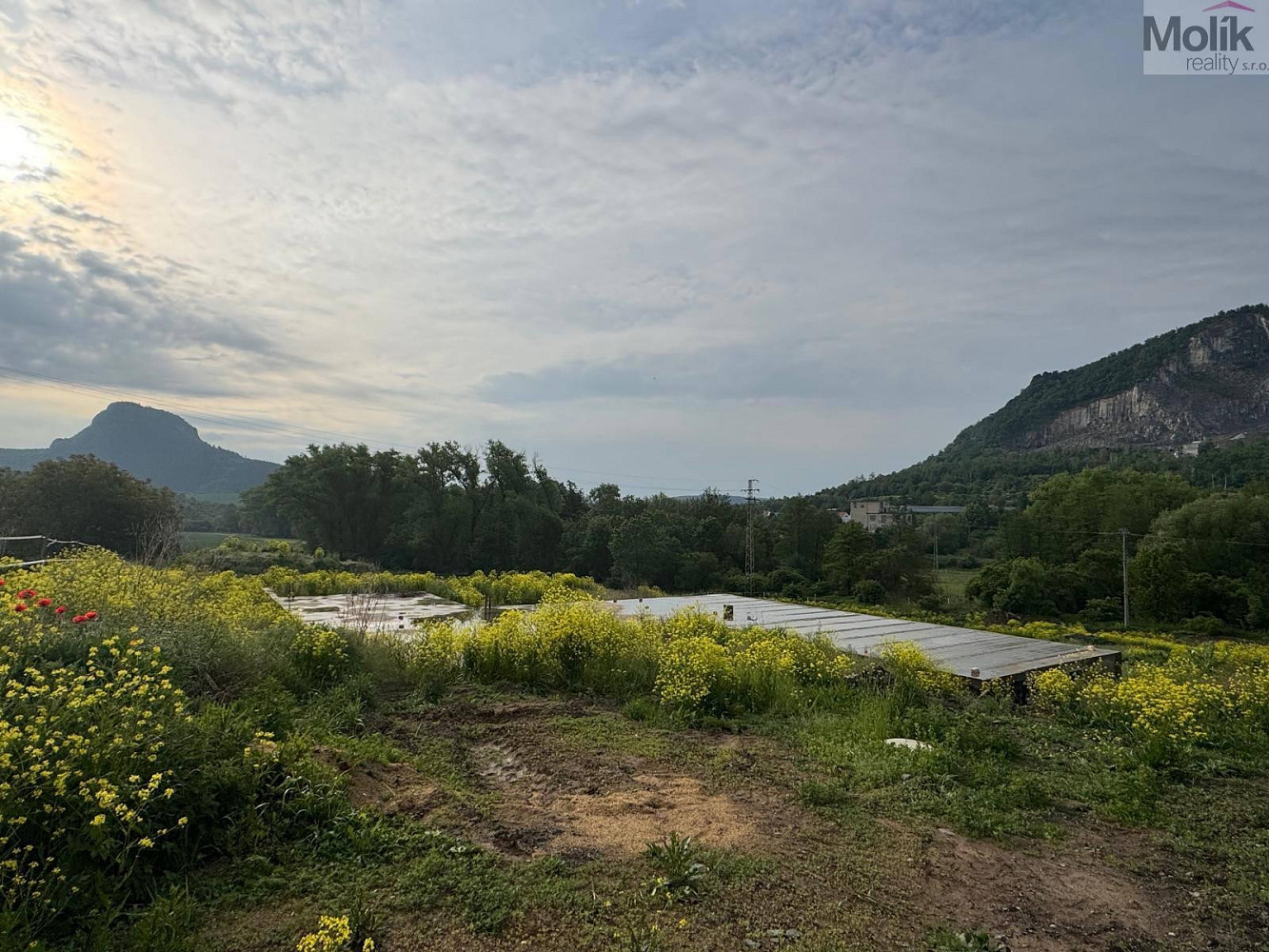 Prodej stavebního pozemku 1 842 m² – fotografie 3