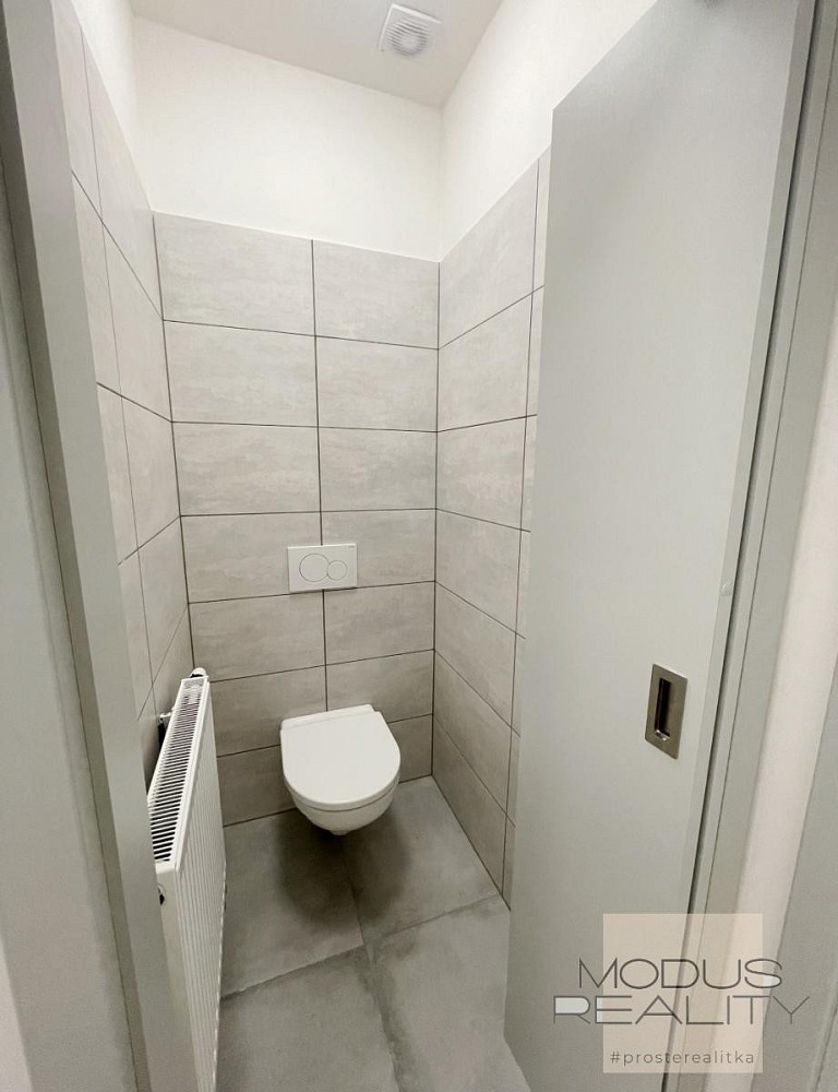 Pronájem kanceláře 32 m² - More