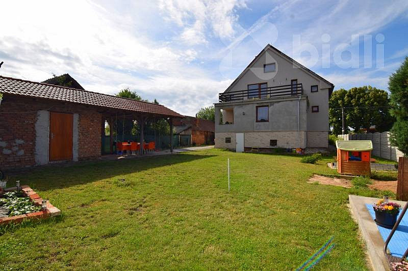Prodej domu 312 m² s pozemkem 864 m² – fotografie 2