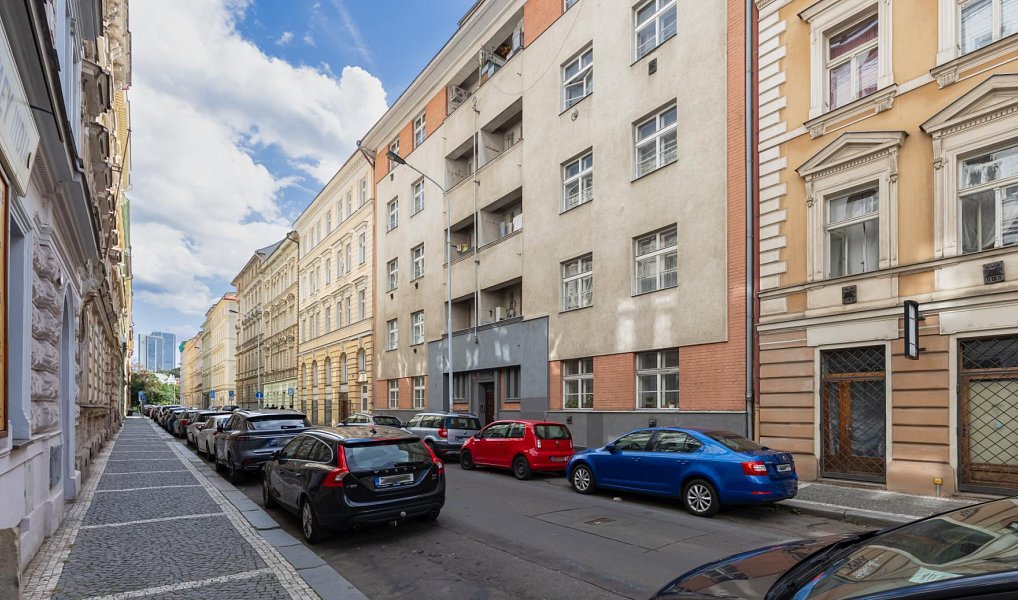 Pronájem bytu 2+kk 61 m², Praha – náhled fotky 19