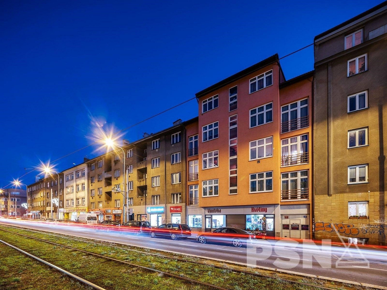 Pronájem kanceláře 220 m² — photo 2