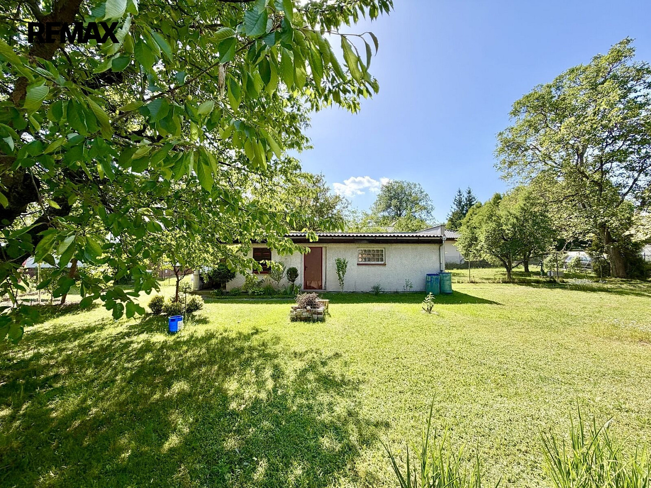 Prodej stavebního pozemku 922 m² – fotografie 3