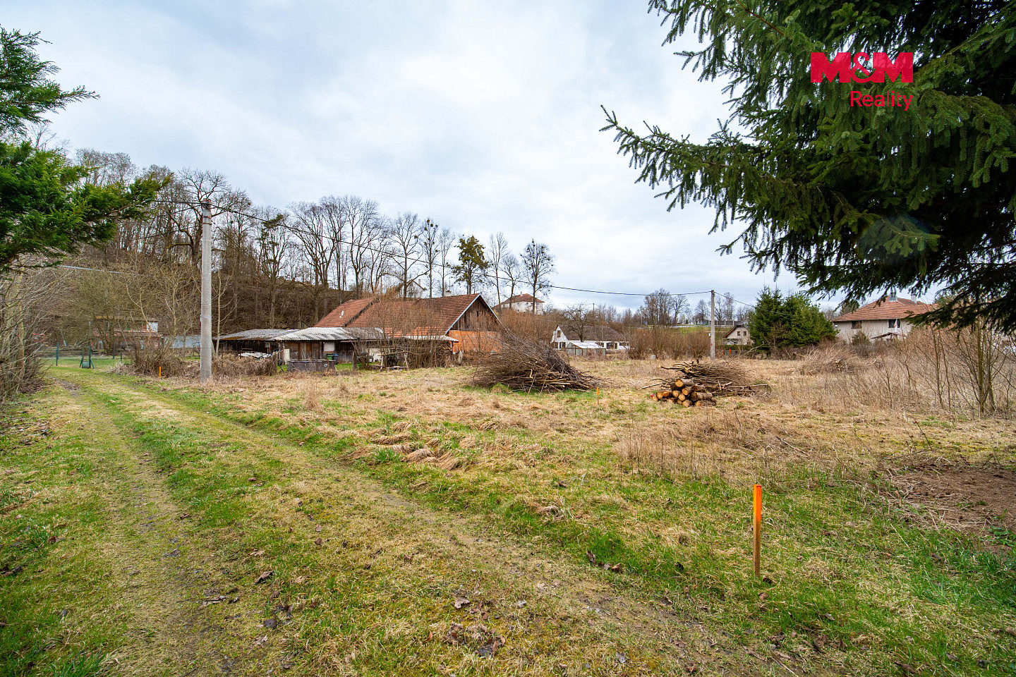 Prodej stavebního pozemku 1 496 m² – fotografie 2