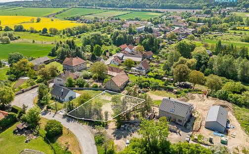 Prodej stavebního pozemku 897 m², Malíkovice - Čanovice, okres Kladno