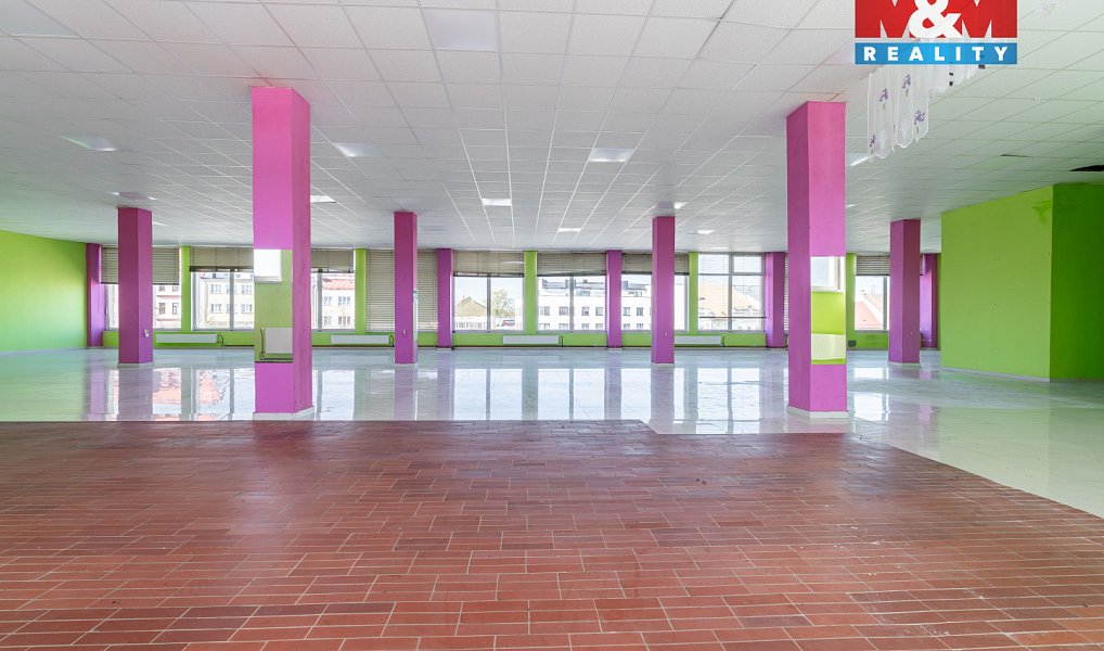 Prodej obchodních prostor 1 200 m², Žďár nad Sázavou – náhled fotky 9