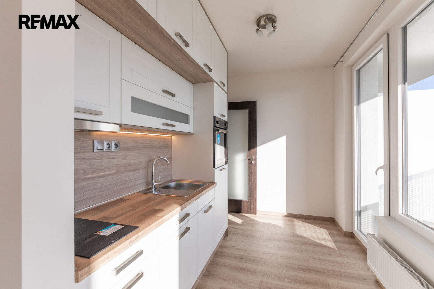 Pronájem bytu 1+kk 27 m² – fotografie 4