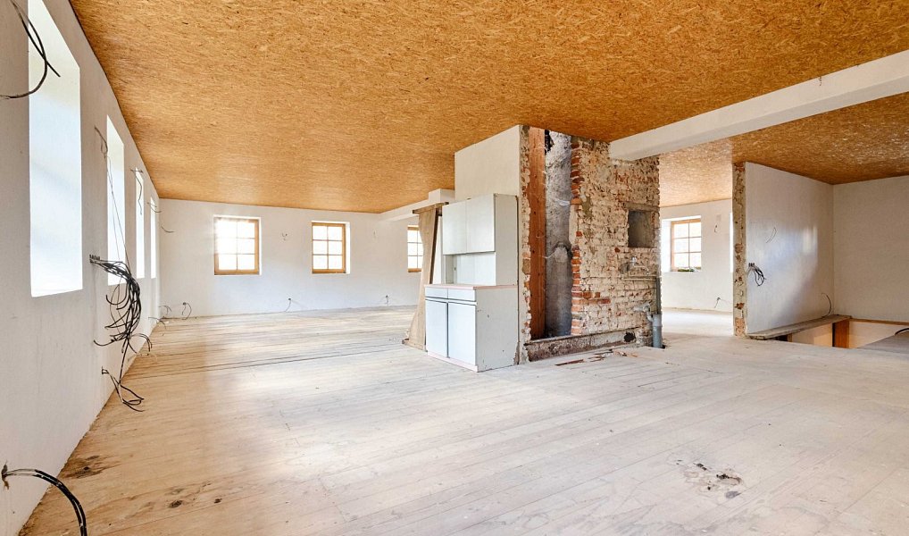 Prodej domu 520 m² s pozemkem 2 024 m², Jindřichův Hradec – náhled fotky 8