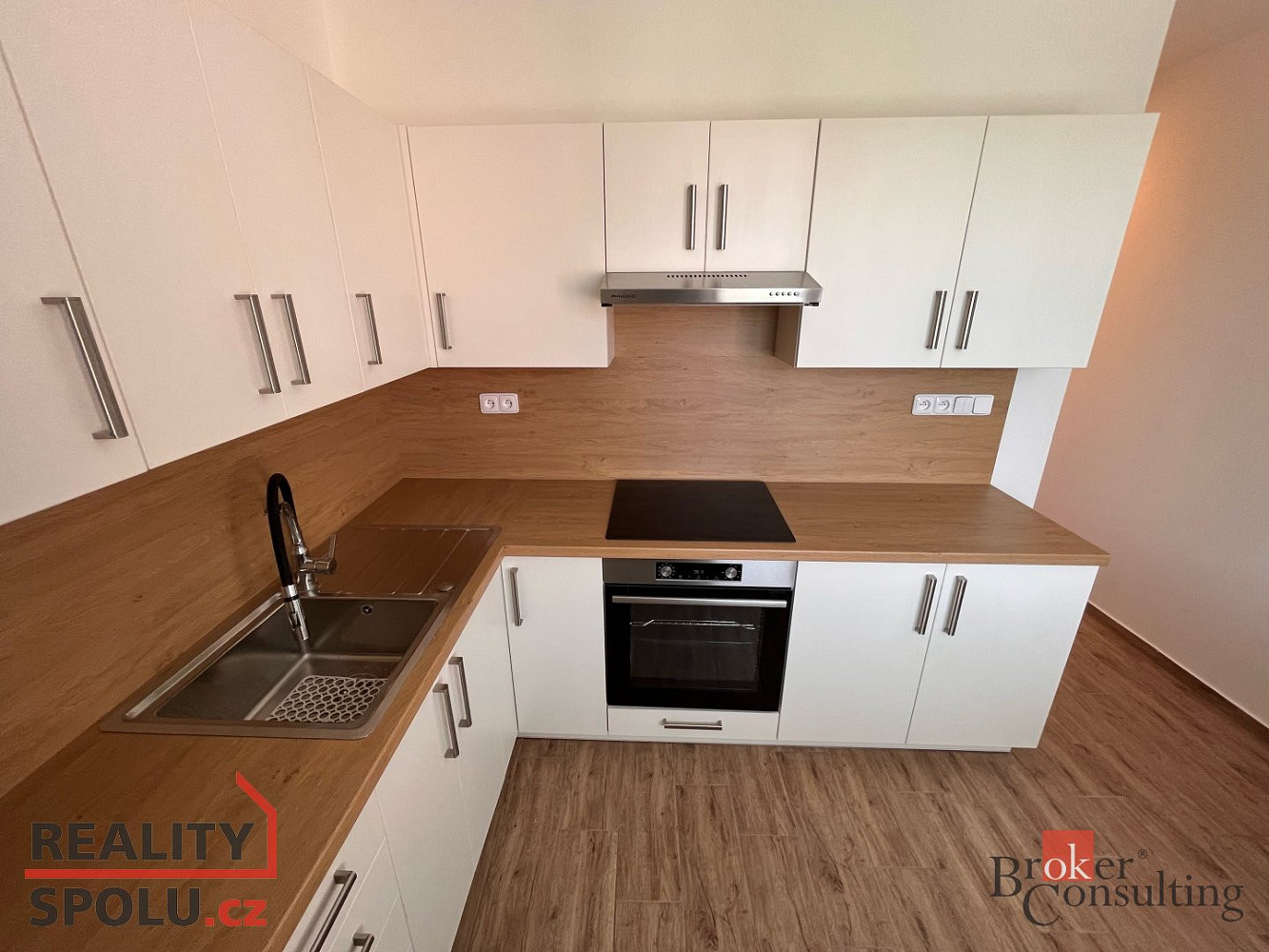Pronájem bytu 1+1 41 m² – fotografie 2