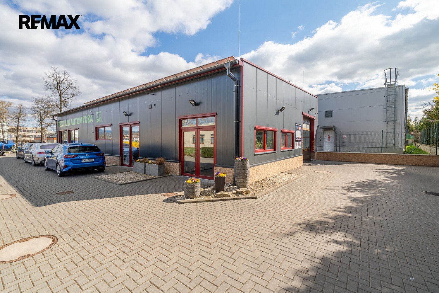 Prodej komerčního objektu (jiného typu) 297 m² – fotografie 3