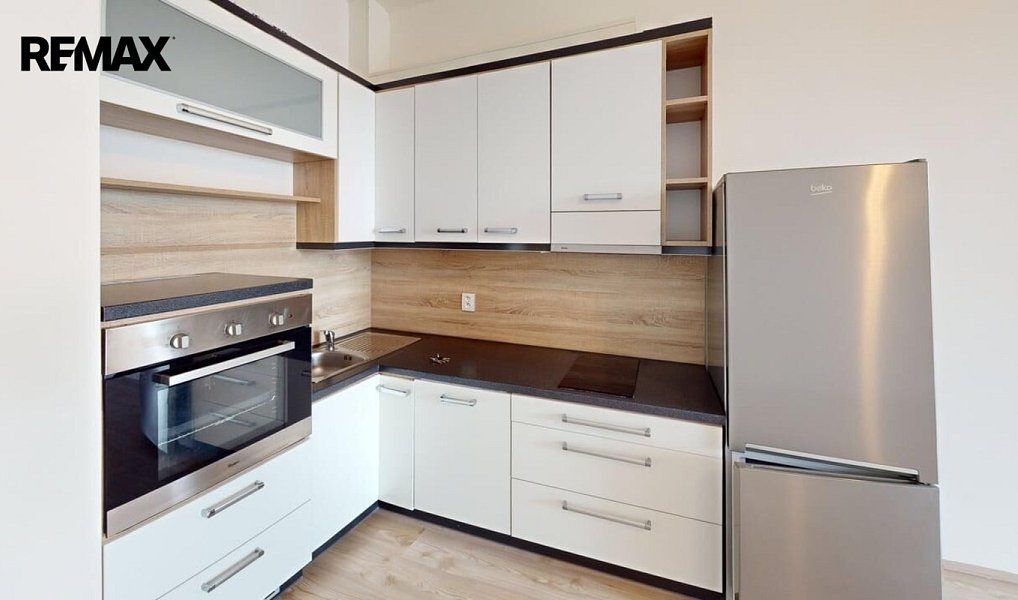 Pronájem bytu 1+kk 38 m², Holubice – náhled fotky 2