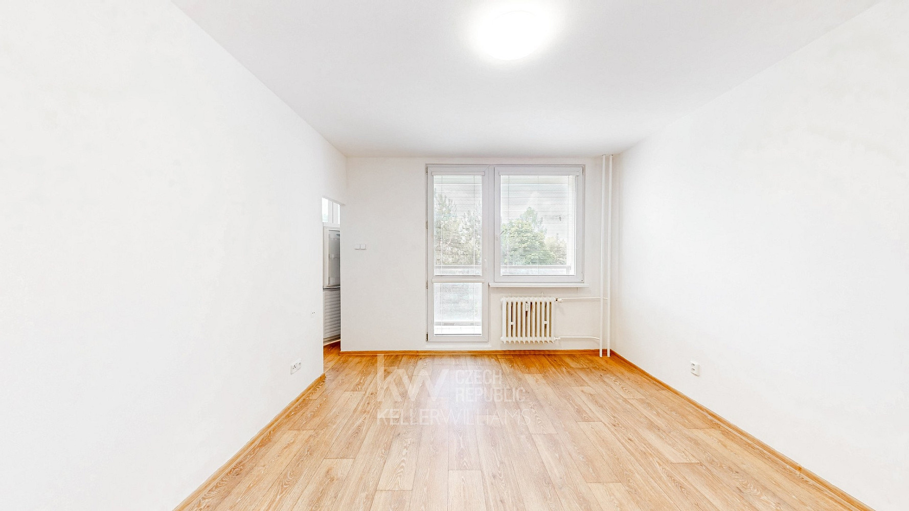 Pronájem bytu 1+1 30 m² – pohled 2