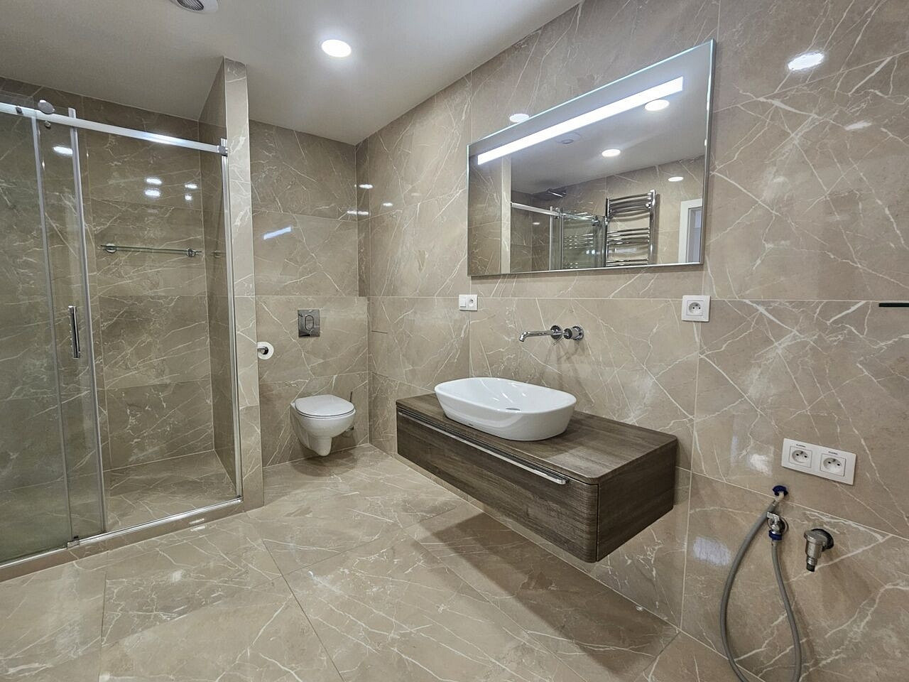 Pronájem bytu 2+1 75 m² – fotografie 2