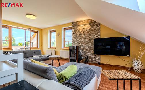 Prodej bytu 5+1 145 m², Jindřichův Hradec - Dolní Skrýchov