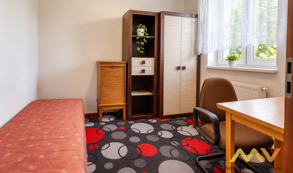 Pronájem bytu 3+1 98 m², Hradec Králové – náhled fotky 9