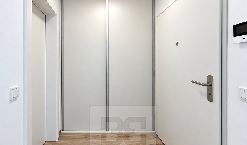 Pronájem bytu 1+kk 31 m², Praha – náhled fotky 9