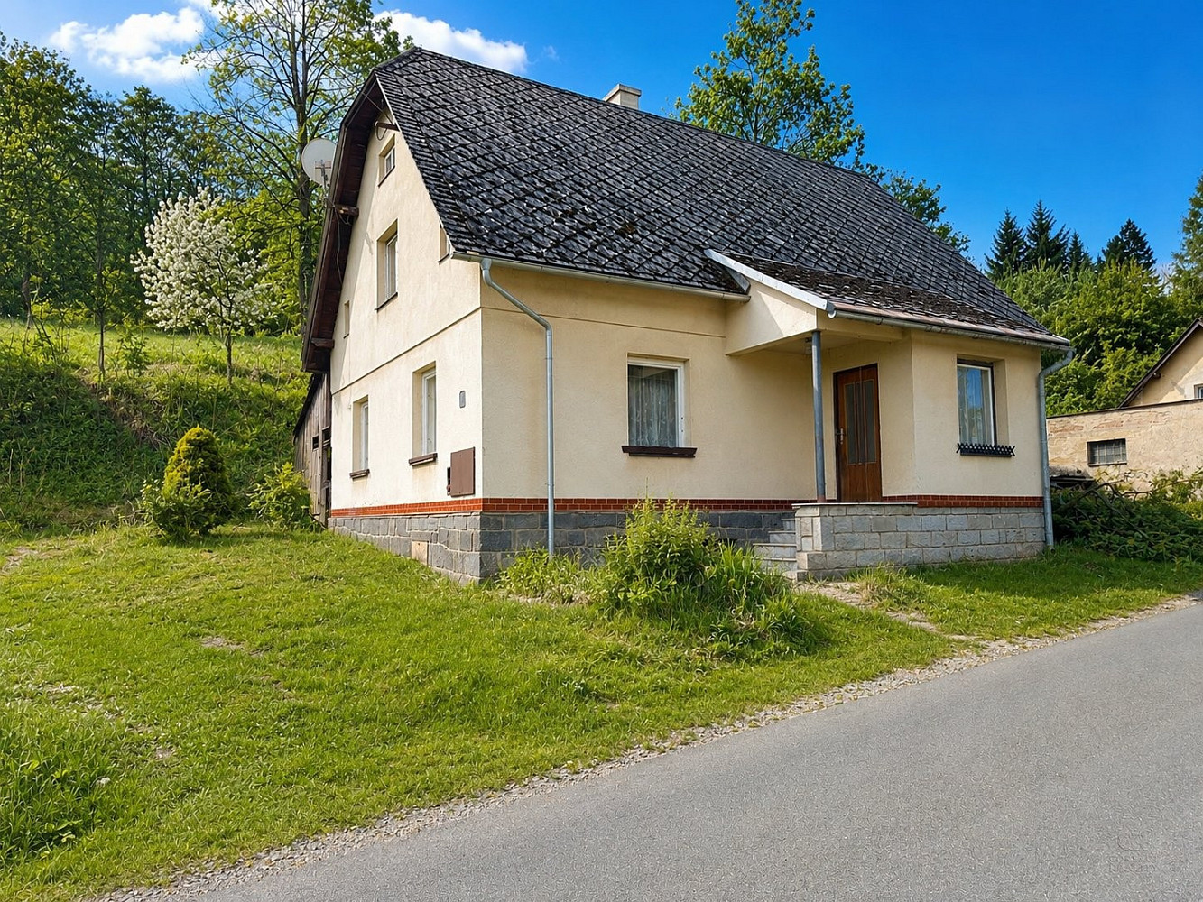 Prodej domu 120 m² s pozemkem 452 m² – fotografie 2