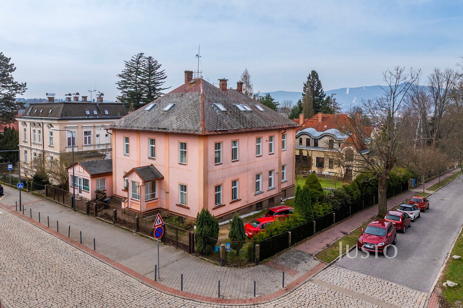 Prodej domu 225 m² s pozemkem 931 m²