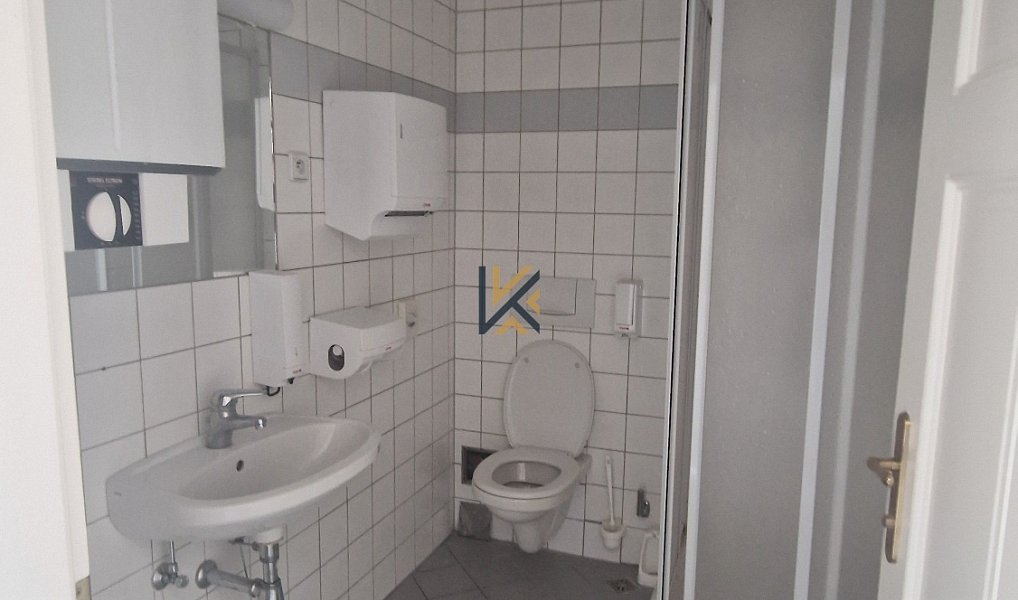 Pronájem kanceláře 131 m², Praha – náhled fotky 11