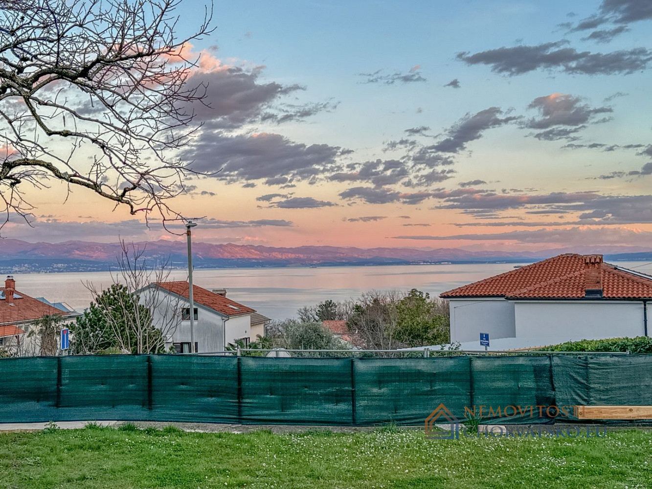 Prodej domu 200 m² s pozemkem 897 m² - Aanzicht 4