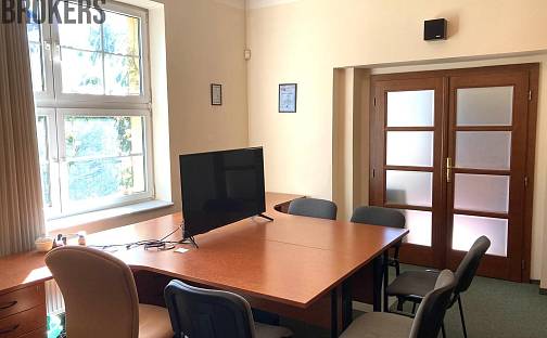 Pronájem kanceláře 100 m², V Holešovičkách, Praha 8 - Libeň