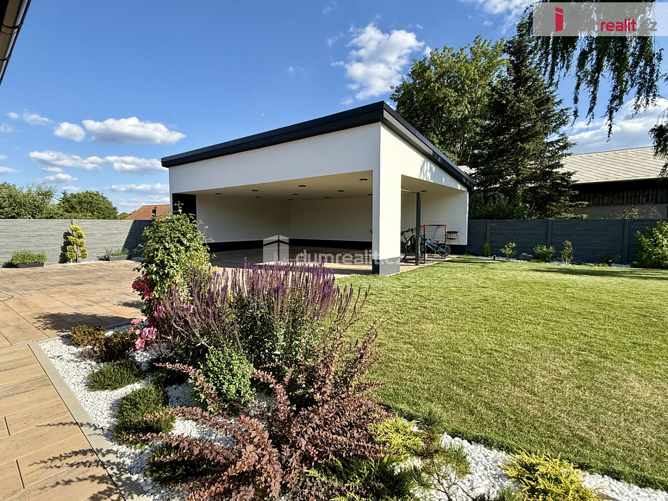 Prodej domu 140 m² s pozemkem 842 m² — photo 2