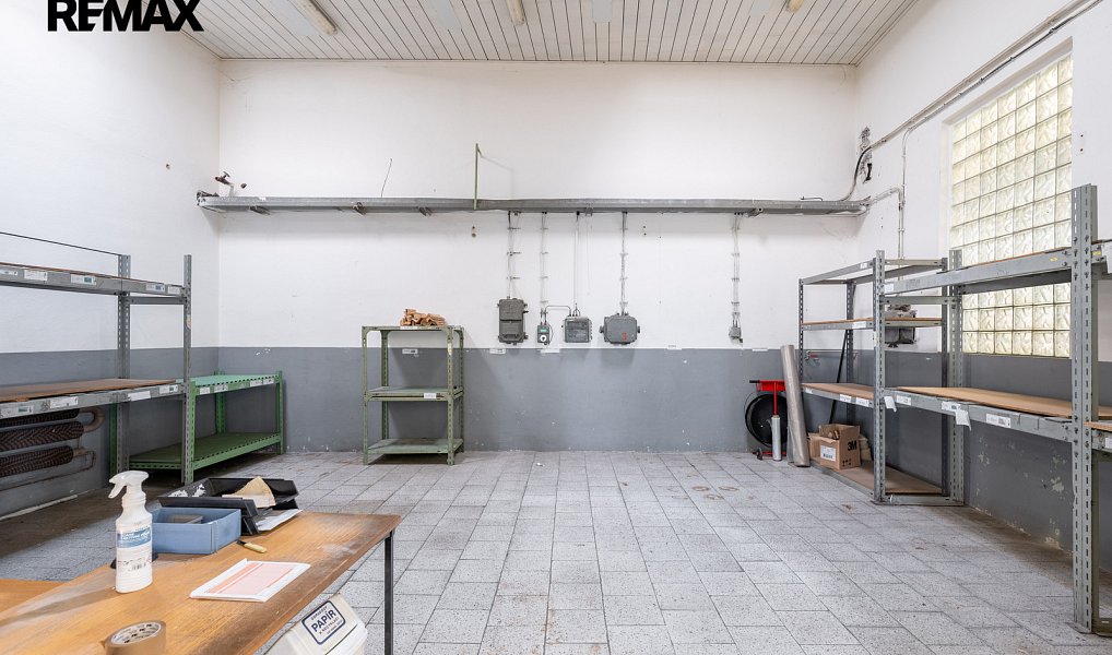 Prodej výrobních prostor 1 115 m², Nové Hrady – náhled fotky 13