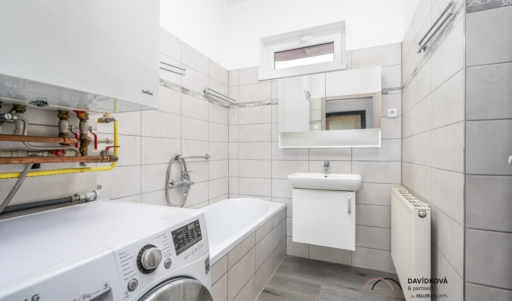 Prodej bytu 2+1 72 m², Velešín – náhled fotky 18