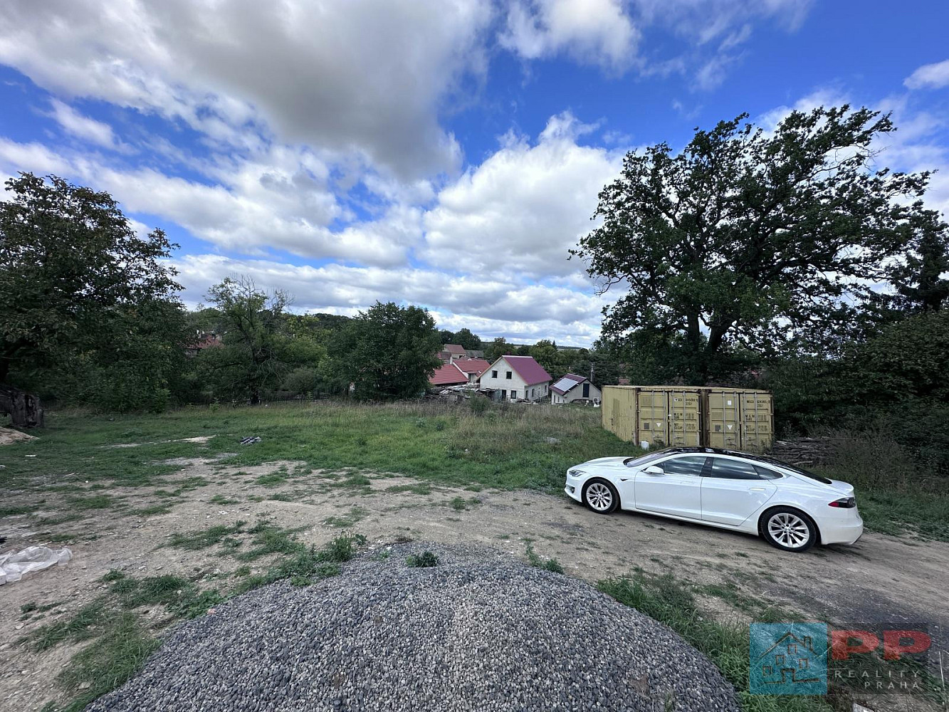 Prodej stavebního pozemku 1 144 m² – fotografie 2