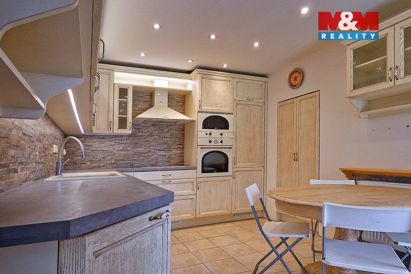 Prodej domu 186 m² s pozemkem 948 m² — photo 4