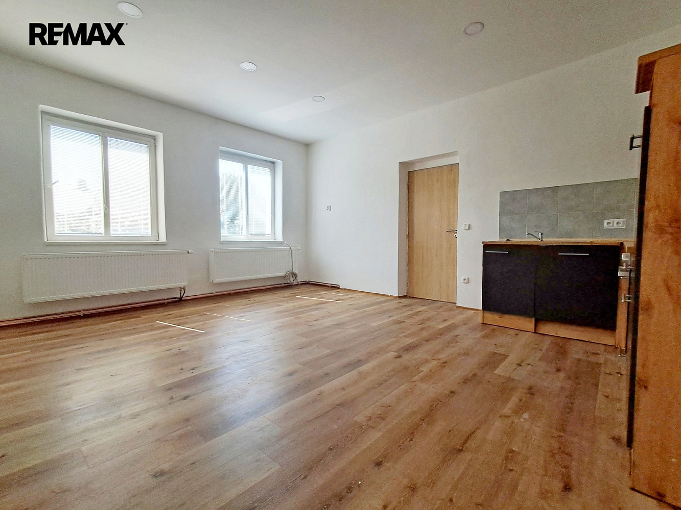 Pronájem bytu 2+kk 48 m² — photo 3